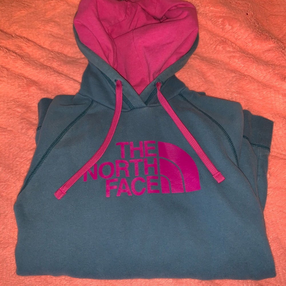 Women’s North Face Hoodie
